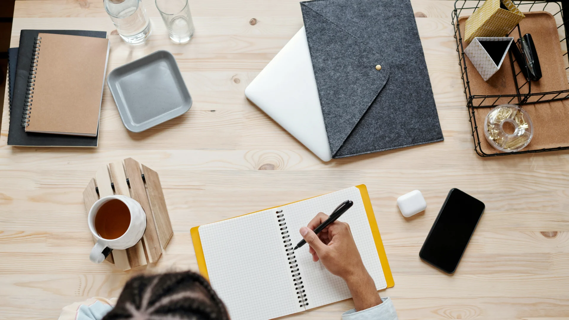 Sunt in culpa qui officia deserunt mollit anim